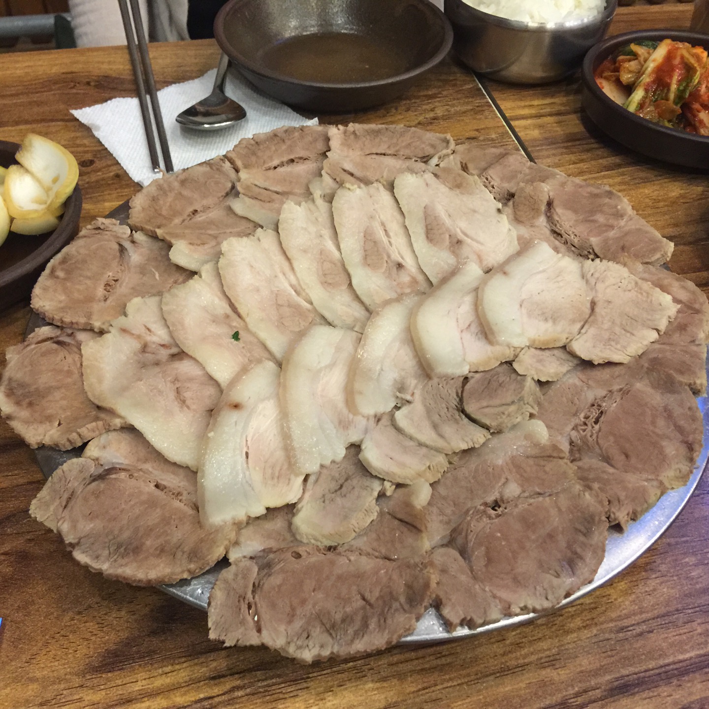 꿀꿀이 돼지국밥 뼈다귀탕 | 경상남도 김해 구산로39번길 5 | +82 55-339-1189