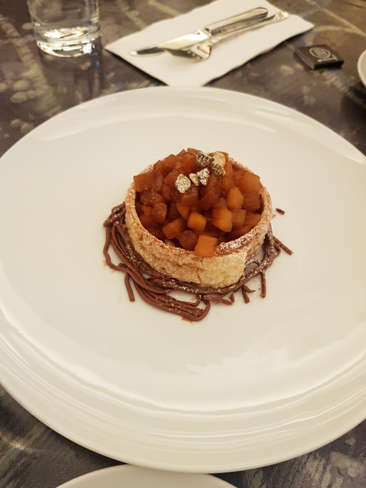 10 corso como cafe | Seoul Junggu 압구정로 416 더트리니티빌딩 | +82 2-3018-1010
