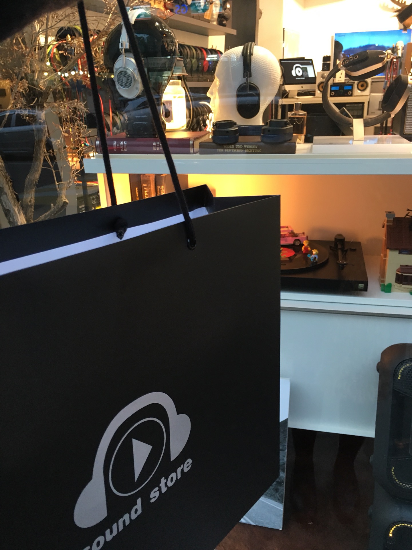 Sound Store | 서울 마포구 와우산로29길 26 | +82 2-333-9539