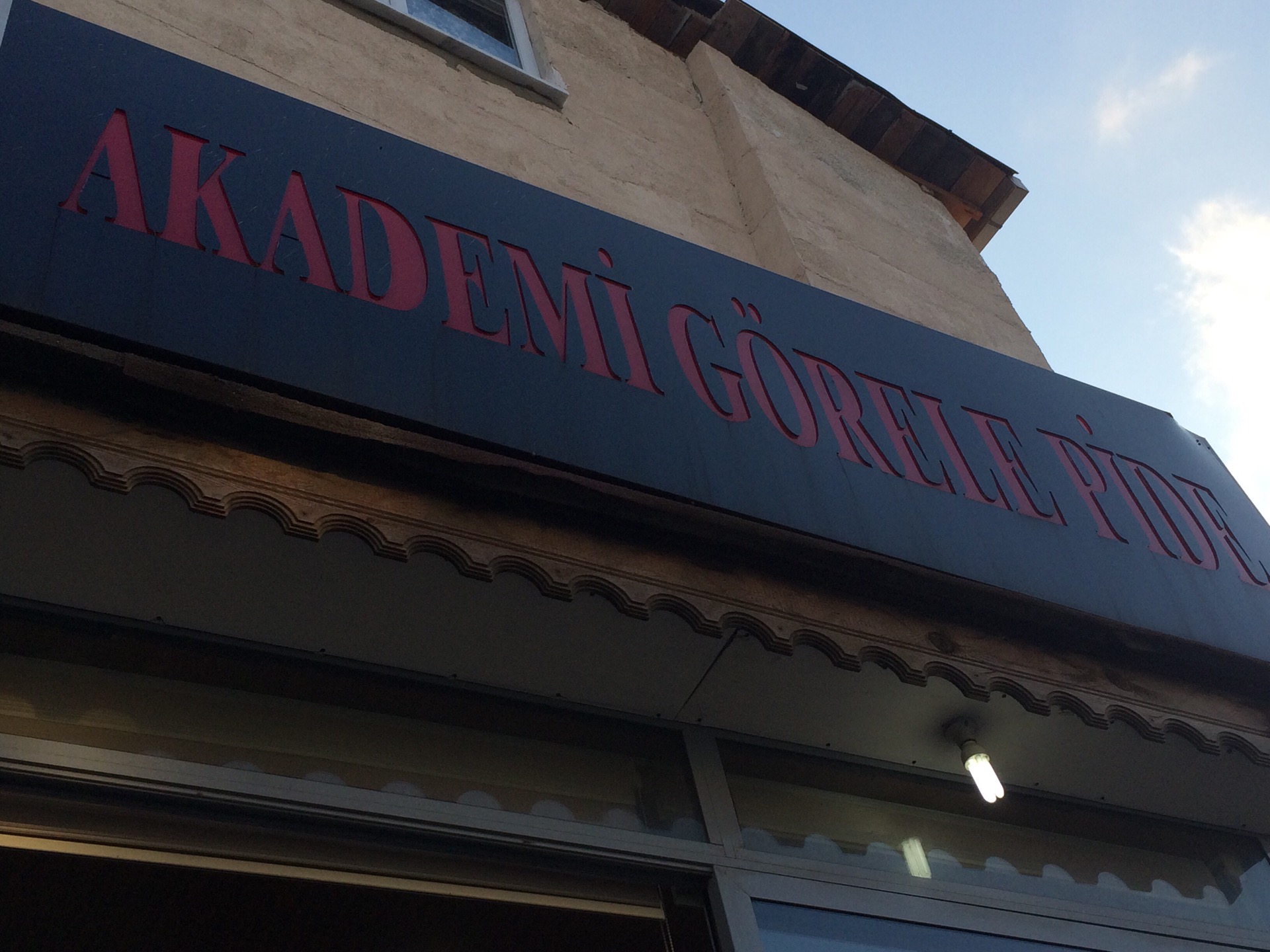 Akademi Görele Pidecisi | Küplüce Tomruk Caddesi, 34676 Üsküdar/İstanbul | +90 216 422 25 48
