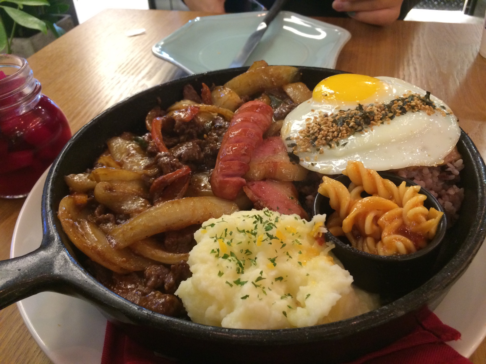 CAFE 37.5 | Seoul 서초구 서래로7길16 | +82 2-593-3705