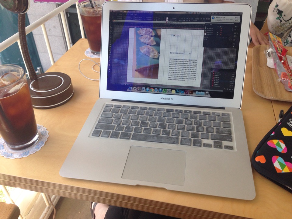 Cafe Qooom / 쿰 | Seoul Yang cheon gu 목동로23길 1 | +82 2-2695-3337