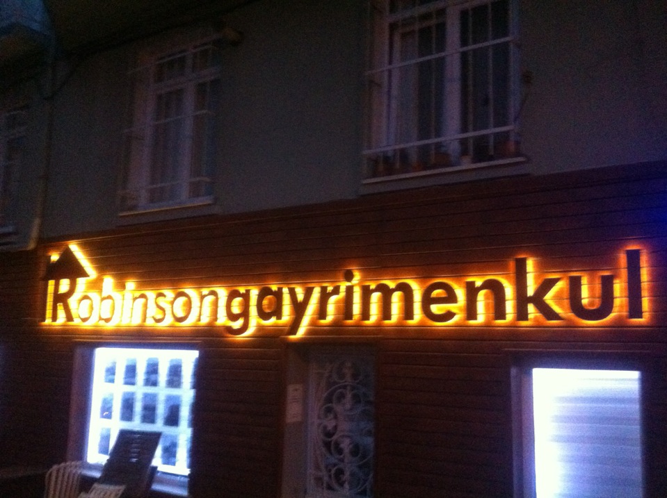 Robinson Gayrimenkul Danışmanlığı | Akarsu Caddesi Coşkun Sokak No:19/1, Beyoglu/İstanbul | +90 212 243 75 50