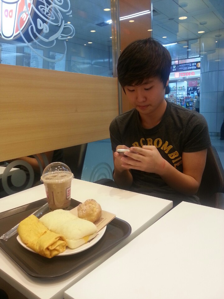 DUNKIN DONUTS | 서울 서초구 강남대로 221 | +82 2-529-3121