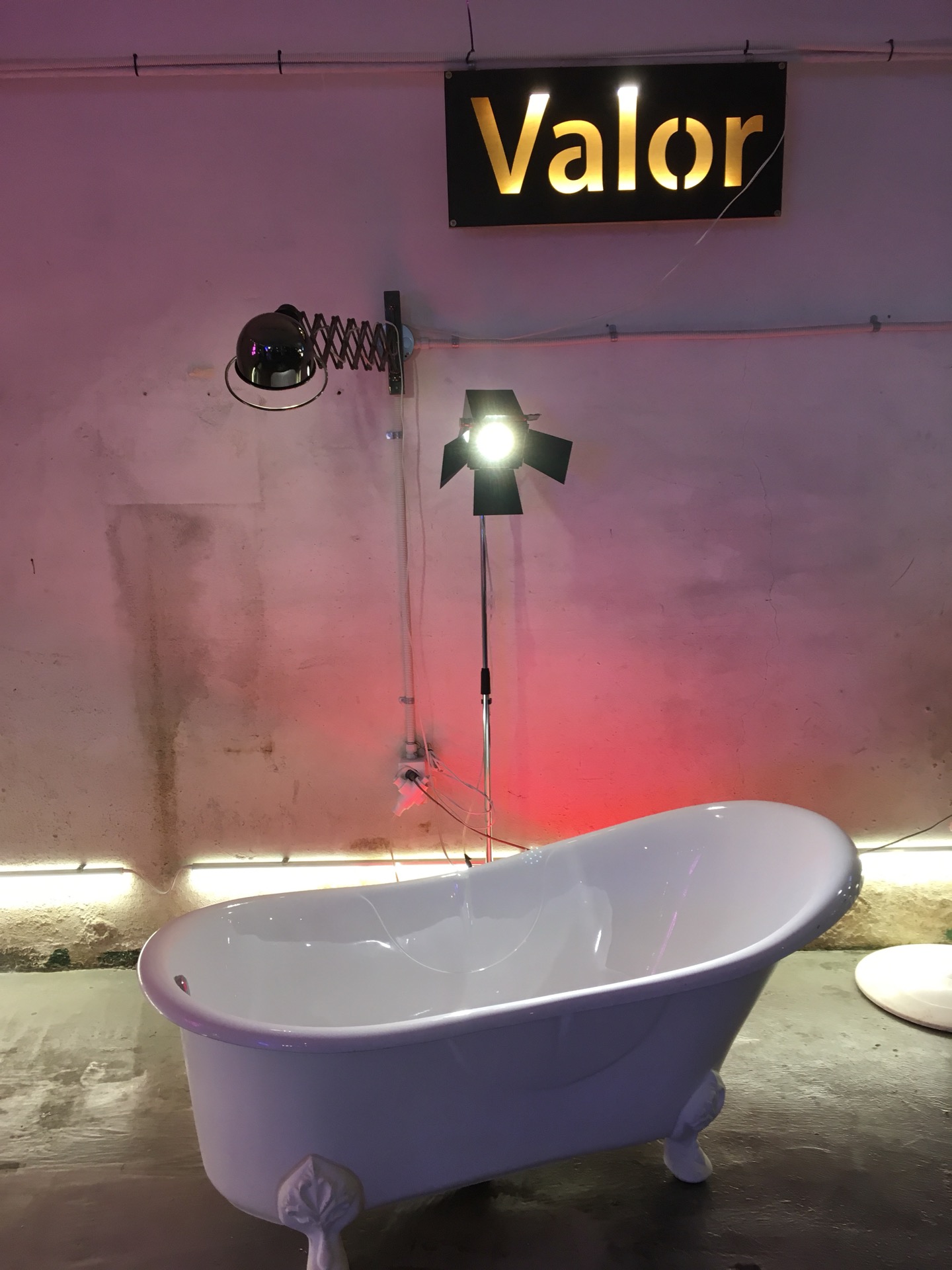 cafe Valor | 인천광역시 부평구 백범로578번길 52 | +82 70-4254-0351