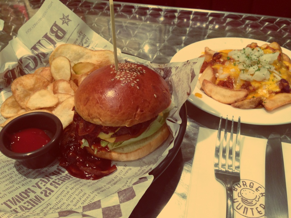 Burger Hunter | 서울 강남구 학동로 103 | +82 2-546-2582