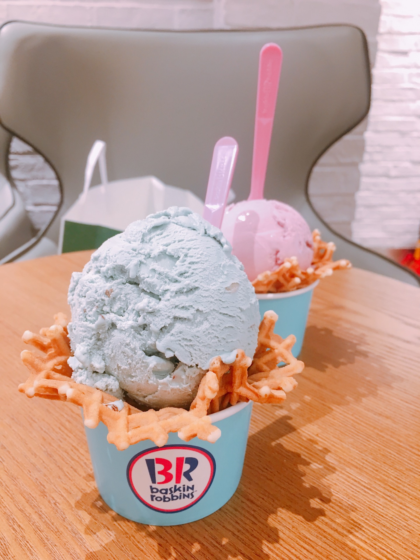 Baskin Robbins 31 | 서울 마포구 삼개로 10-1 | +82 2-3272-3131 Baskin Robbins 31 | 서울 마포구 삼개로 10-1 | +82 2-3272-3131