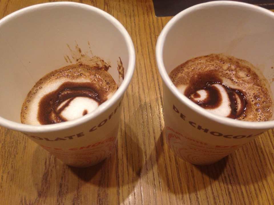 DE CHOCOLATE COFFEE | 서울 강남구 강남대로 556 | +82 2-515-8384