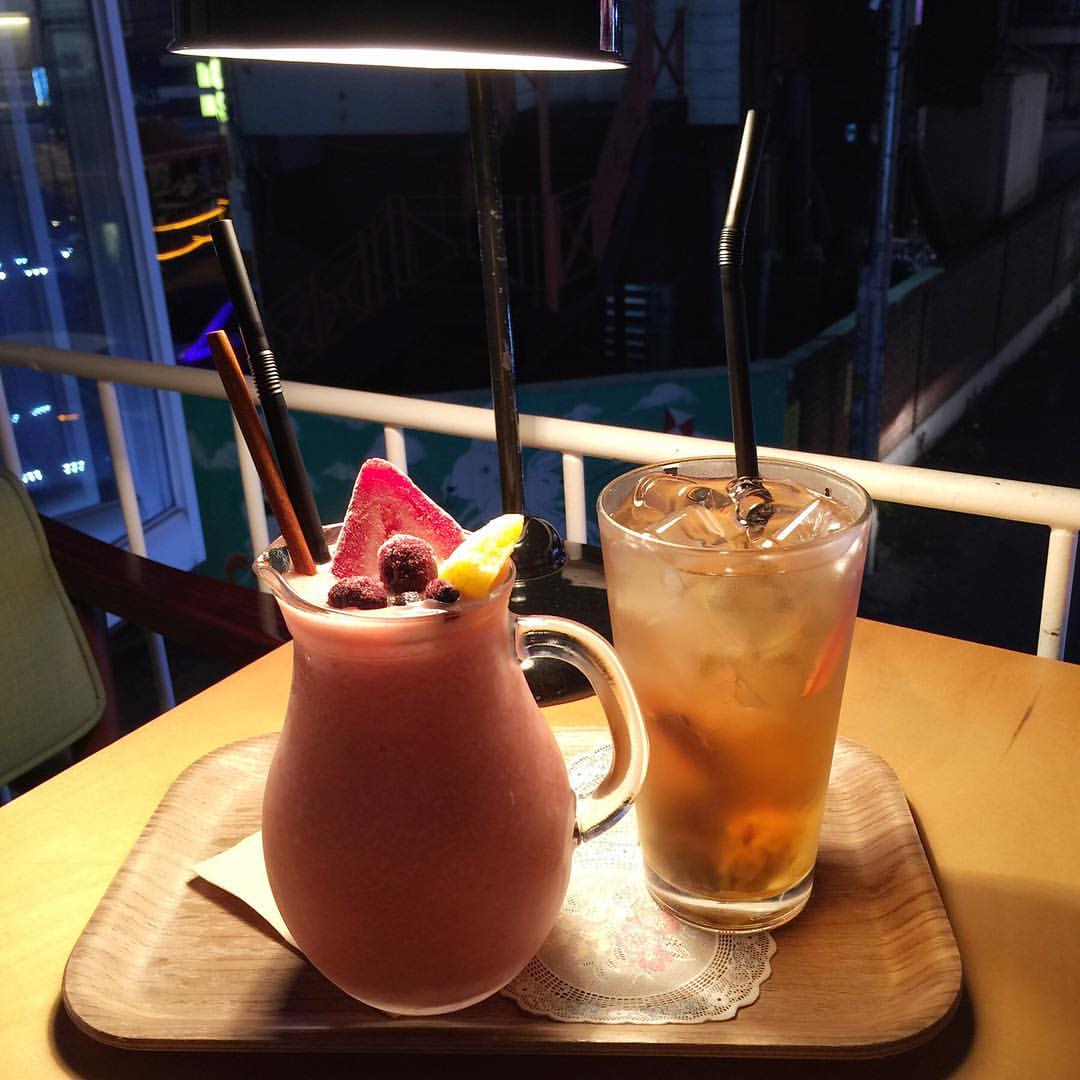 Cafe Qooom / 쿰 | Seoul Yang cheon gu 목동로23길 1 | +82 2-2695-3337