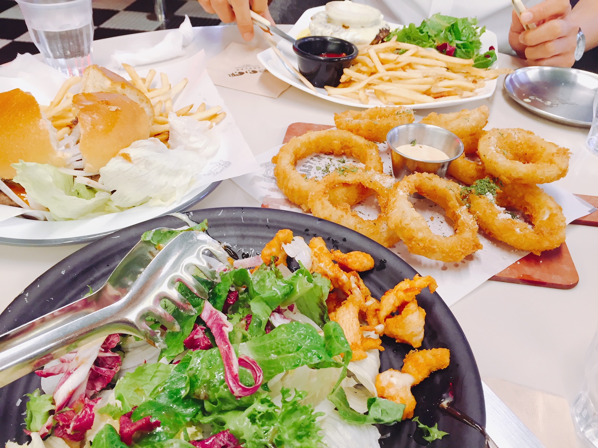 Meat Master Krazeburger | 서울시 종로구 북촌로5길 15(가회동점) | +82 2-765-1535