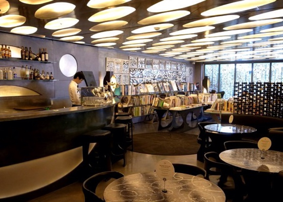 10 Corso Como | Seoul 강남구 압구정로 416 | +82 2-3018-1010