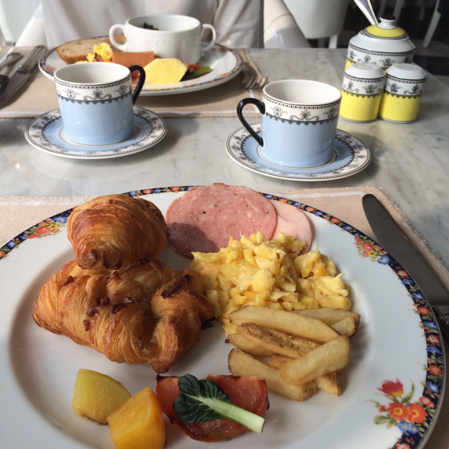 Cafe Amiga | Seoul 용산구 이태원로 221 | +82 2-3702-8033