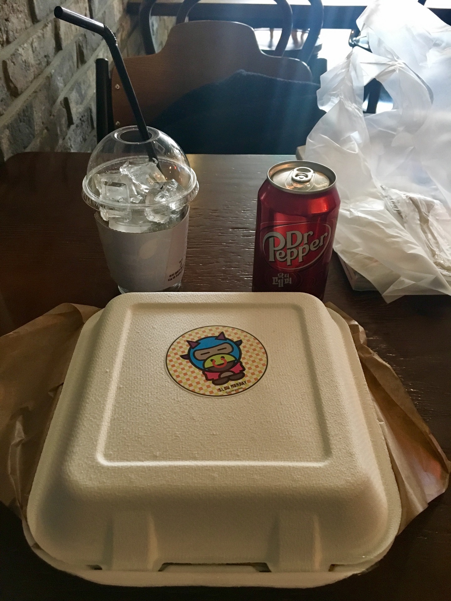 SLOW MONDAY | Gyeonggi-do Seongnam-si 분당구 대왕판교로 606번길 10 (백현동, 알파리움1단지) 130 131호 | +82 31-709-6991