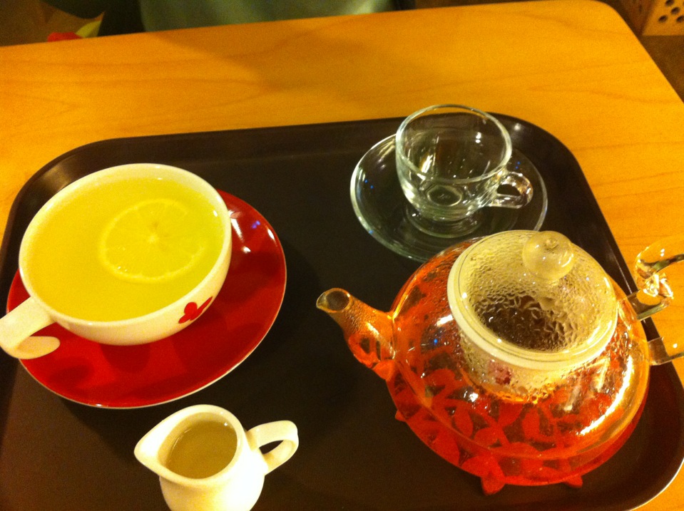 cafe-in holic | 서울 광진구 아차산로31길 45 | +82 10-6328-1793