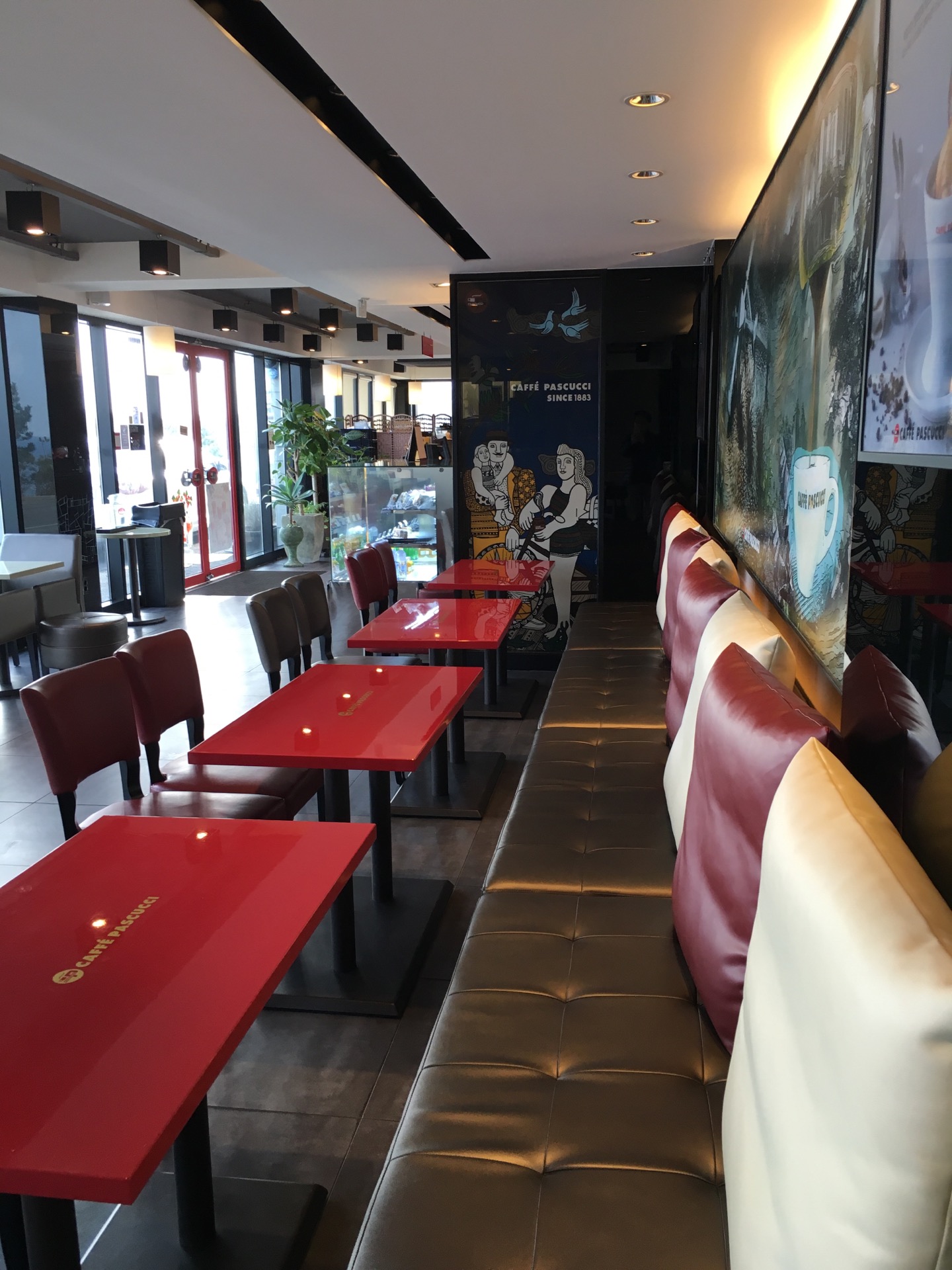 CAFFÉ PASCUCCI | 제주시, Jeju-do 노형동 710-3 추산엘리시아빌딩 2층 | +82 64-747-8497