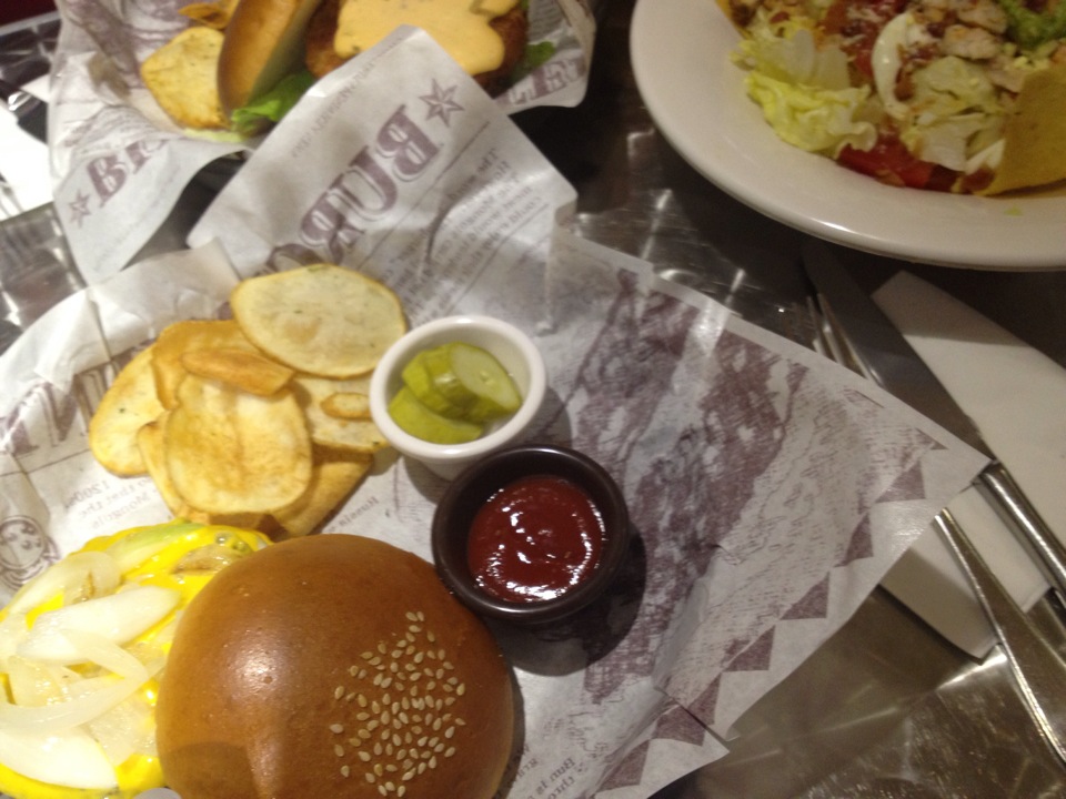 BURGER HUNTER / 버거헌터 | 서울 영등포구 영등포동 타임스퀘어 3층 | +82 2-2638-2520