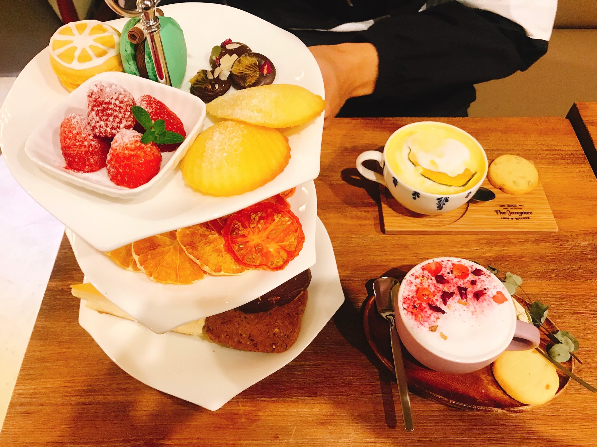 cafe the Jangmee | 경기도 파주 탄현면 헤이리마을길 21-7 | +82 31-945-2340