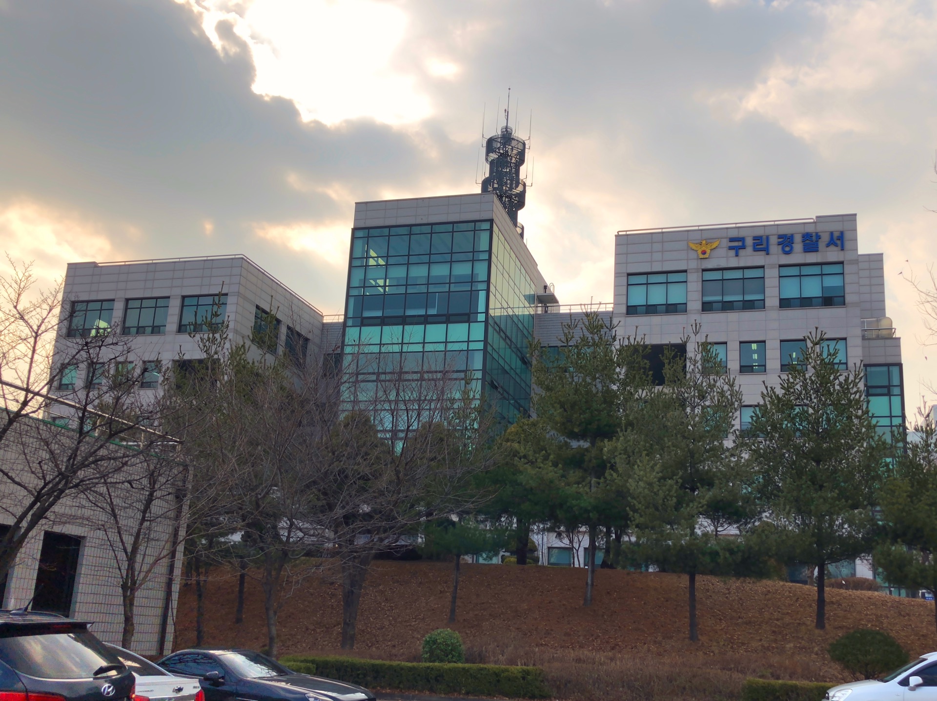 구리경찰서 | 경기도 구리 아차산로 359 | +82 31-560-9112