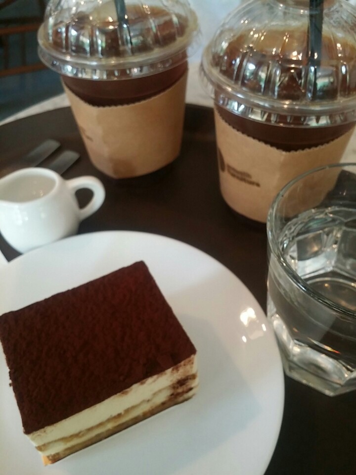 Cafe aA | 서울 종로구 삼청로 58-4 | +82 2-722-1211