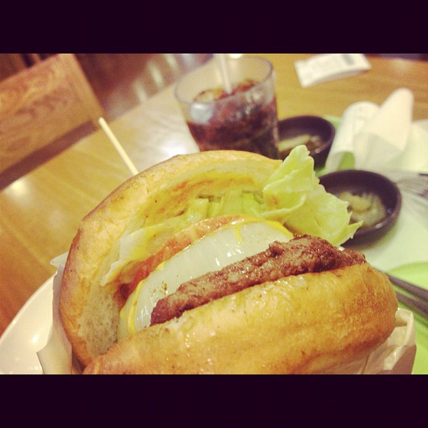 BURGER HUNTER / 버거헌터 | 서울 영등포구 영등포동 타임스퀘어 3층 | +82 2-2638-2520