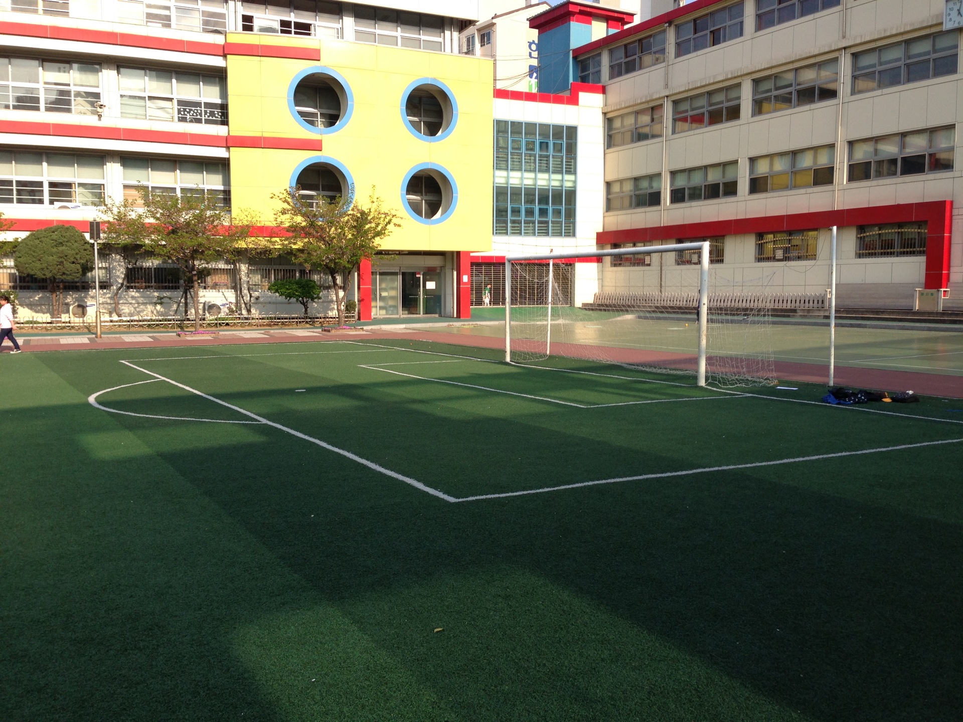 행당초등학교 | 서울특별시 성동구 고산자로2라길 40-57 | +82 2-2292-9434