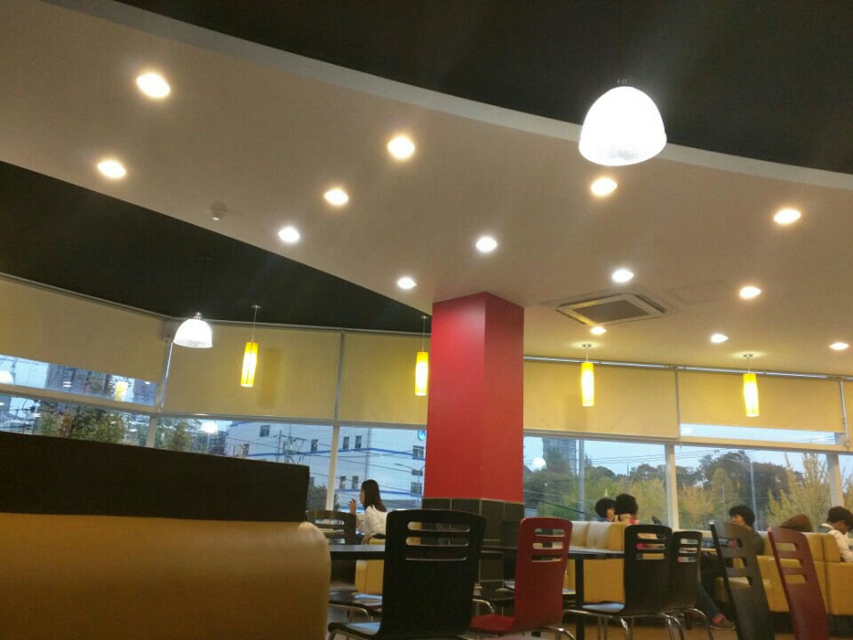 Burger King | Seoul 강동구 고덕로 168 | +82 2-426-0032