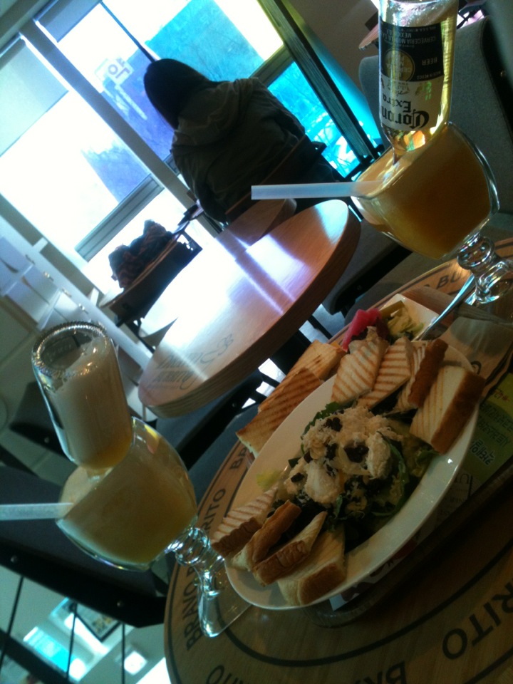 Bravo Burrito | 서울 광진구 자양동 227-342 지층, 1층, 2층, 3층 | +82 2-2218-3267