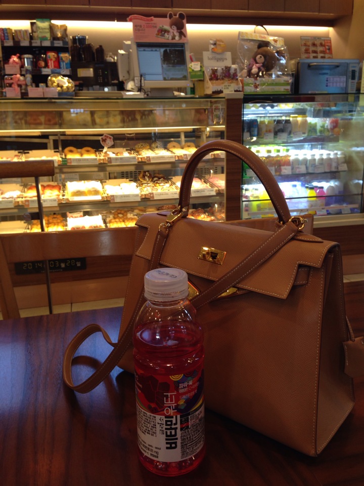 DUNKIN DONUTS | 대한민국 강서구 하늘길 38 | +82 2-2661-4200