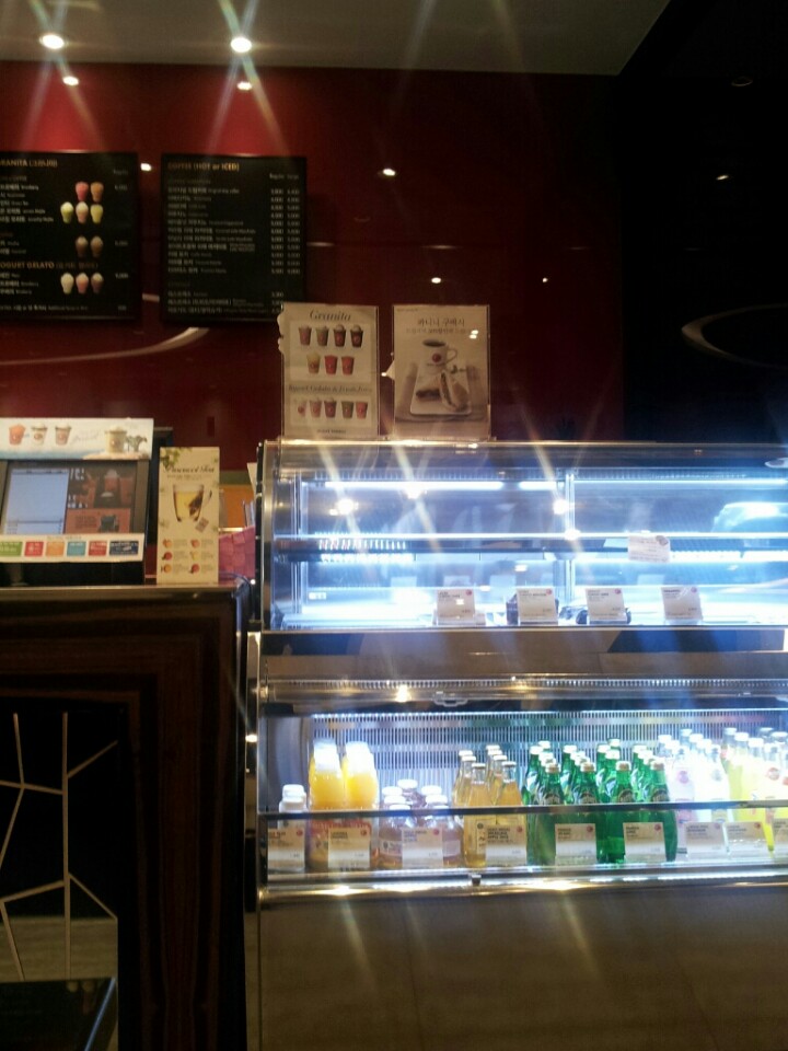 CAFFÉ PASCUCCI | 서울시 영등포구 여의도동 13 진미파라곤 1층 | +82 2-780-8497