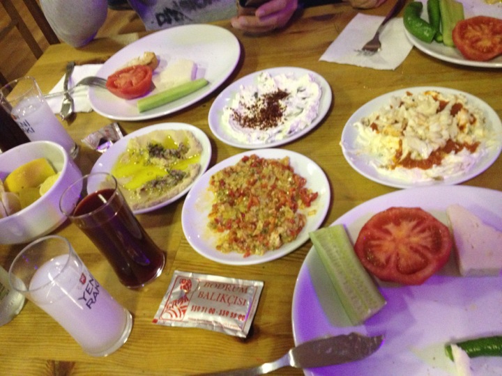 Bodrum Balıkçısı Bahri Baba | Kazımdirik Yüzbaşı İbrahim Hakkı Caddesi, 35100 Bornova/İzmir | +90 232 339 71 00