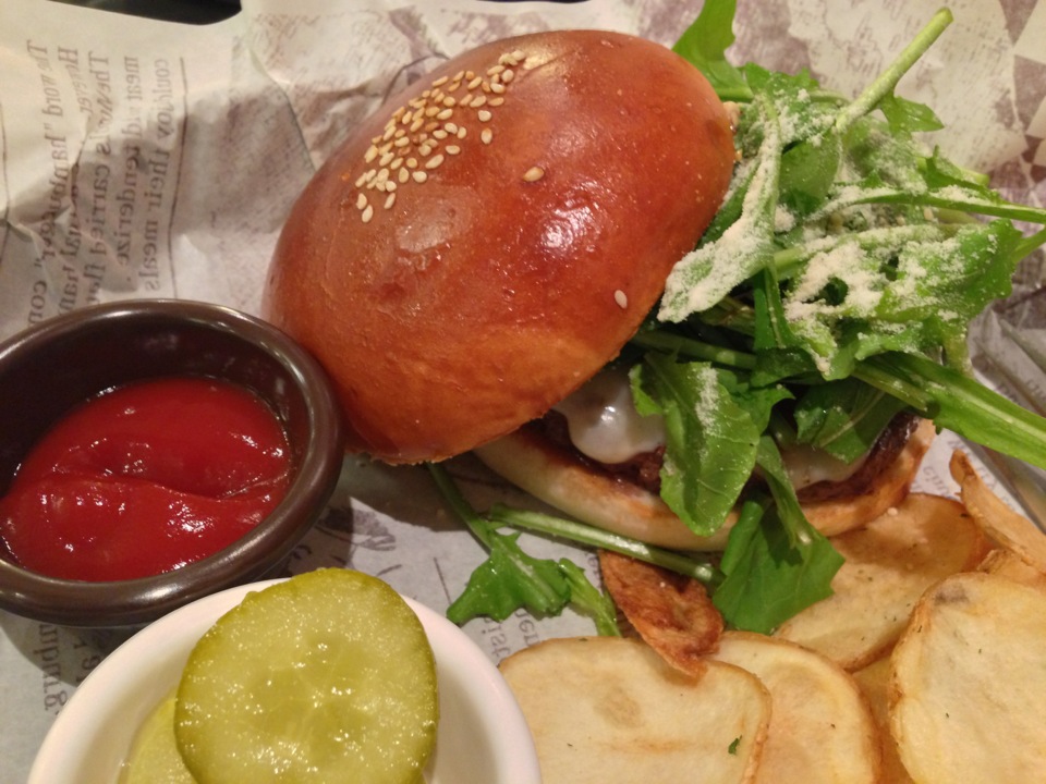 Burger Hunter | 서울 강남구 학동로 103 | +82 2-546-2582