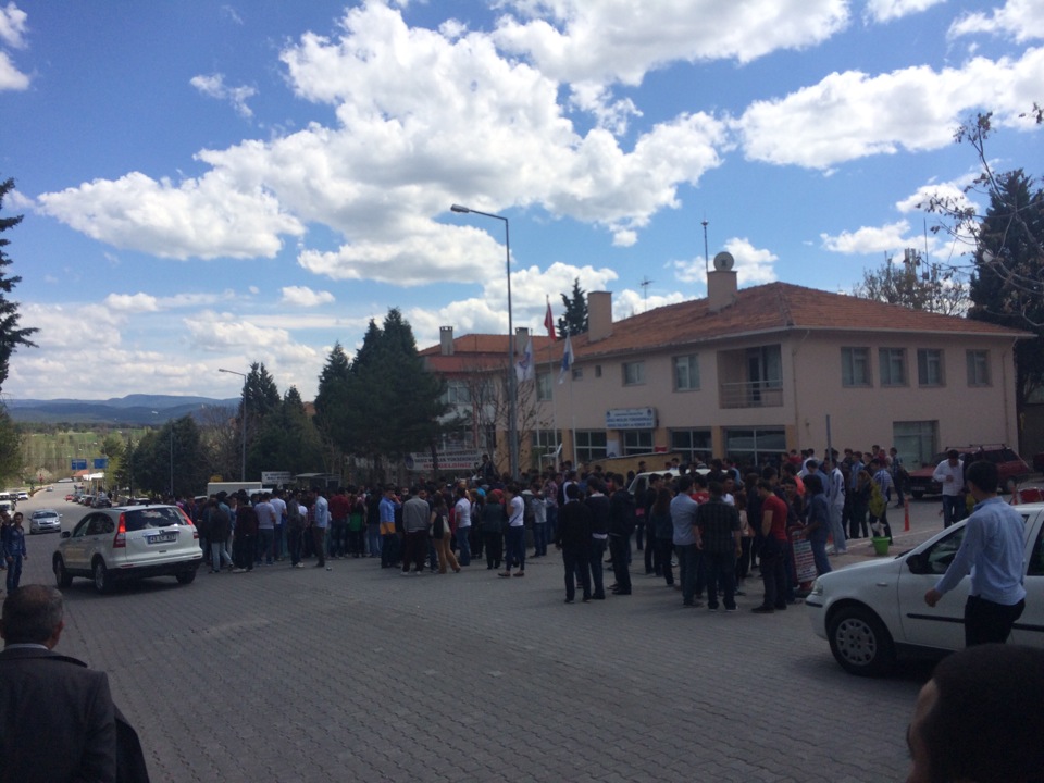 Dumlupınar Üniversitesi Sergi Salonu & Konuk Evi | Gediz Yerleşkesi, 43600 Gediz/Kütahya | +90 274 412 38 76