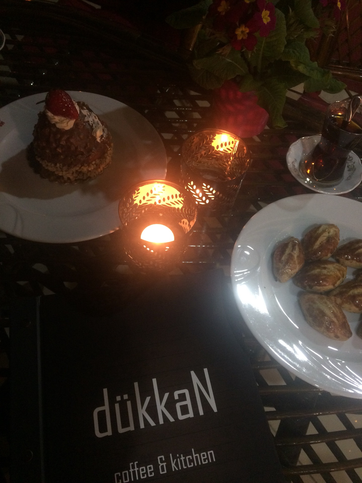 dükkaN coffee&kitchen | Meclis Mahallesi Atatürk Caddesi Şener Sokak No:87/1-2, Sancaktepe/İstanbul | +90 216 620 80 08