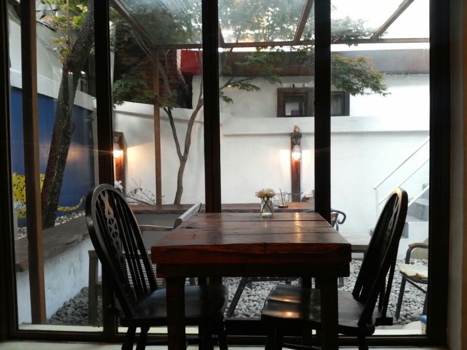 cafe co | 서울 종로구 북촌로 21-10 | +82 2-766-0909