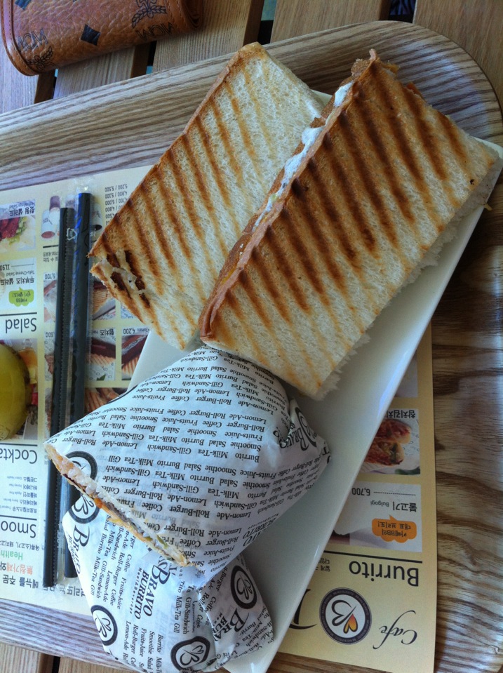 Bravo Burrito | 서울 광진구 자양동 227-342 지층, 1층, 2층, 3층 | +82 2-2218-3267