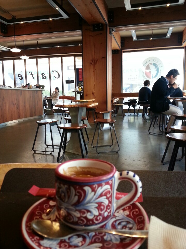 La Colombe Torrefaction | 서울 강남구 청담동 78-6 청담빌딩 | +82 2-547-3010