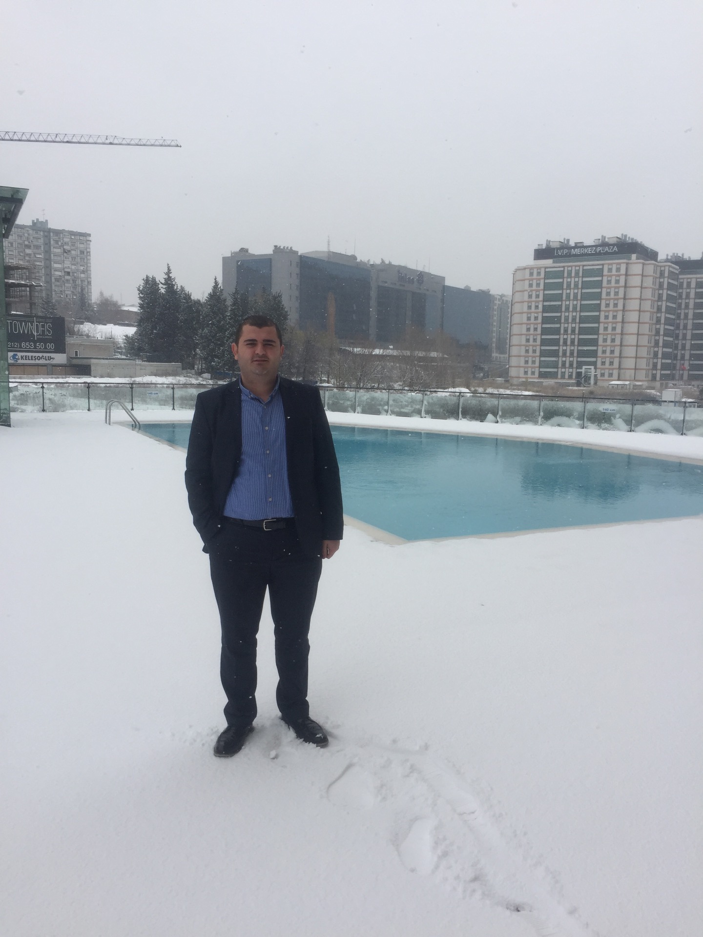 LimousinePLUS & Luxury Car Service | İswest A1B Blok D5, Küçükçekmece/İstanbul | +90 850 224 2901