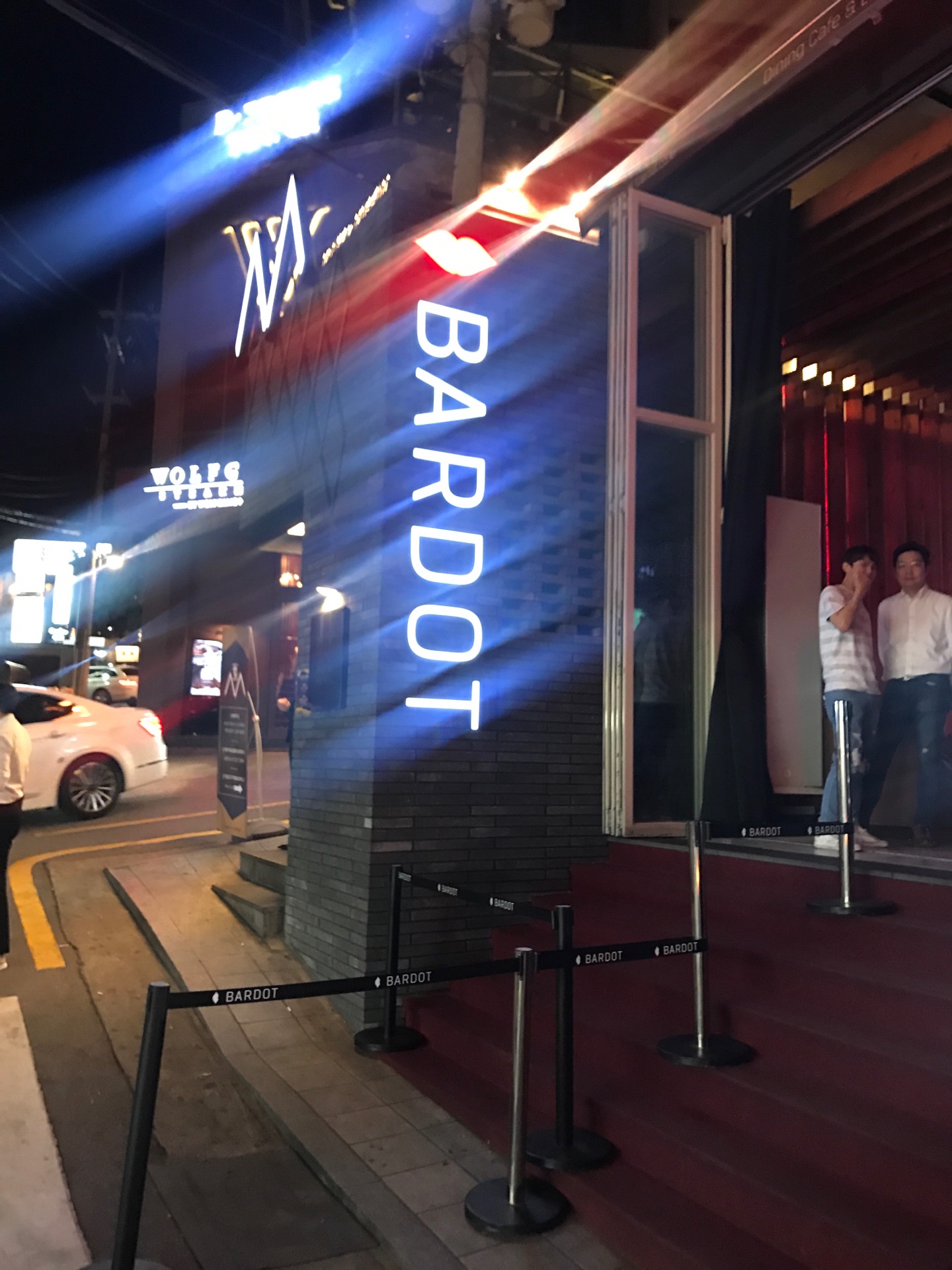 klatch & BARDOT | 서울 강남구 도산대로57길 8 | +82 2-540-5419