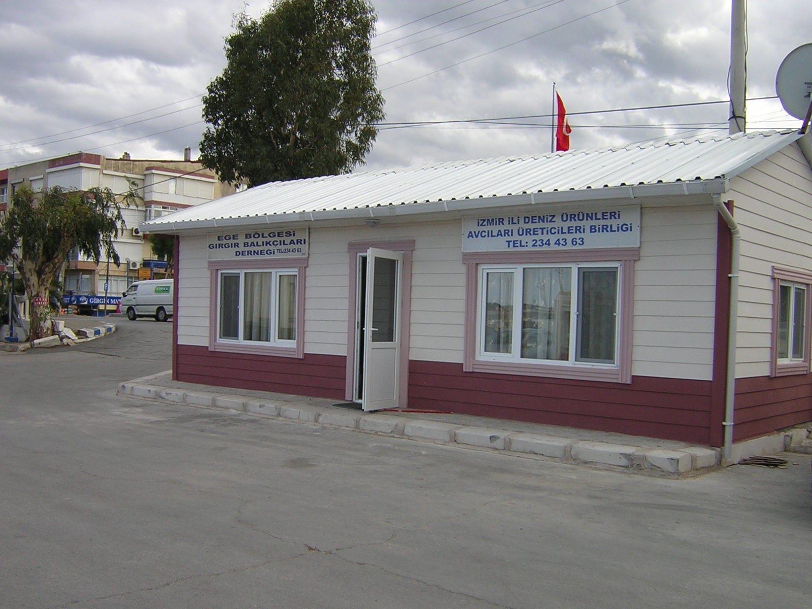 Ege Bölgesi Gırgır Balıkçıları Derneği | Guzelbahce Yali Balikci Barinagi No:170/3, İzmir/Guzelbahce | +90 232 234 43 63