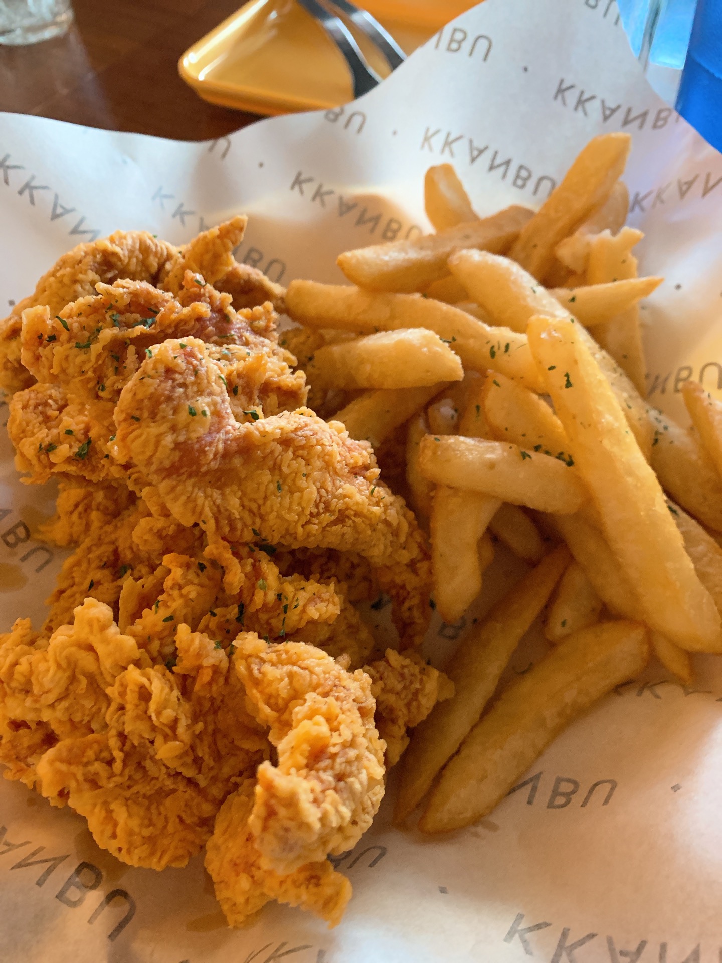 깐부치킨 kkanbu chicken | 서울특별시 서초구 남부순환로 2419 | +82 2-522-9230