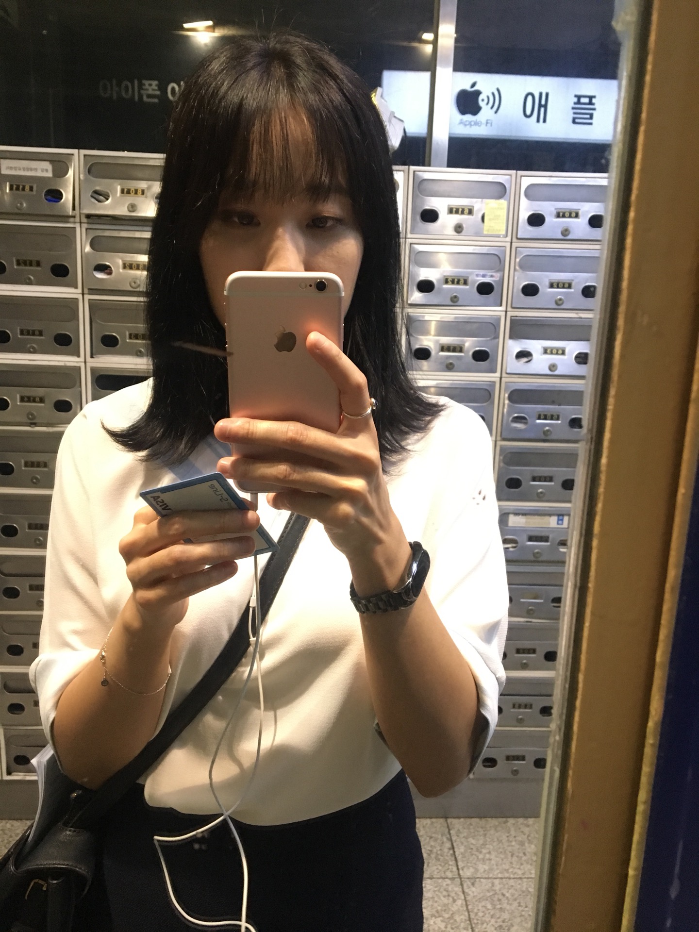 이가자 헤어비스 서현점 | 경기도 성남시 분당구 서현로210번길 2 | +82 31-709-8322
