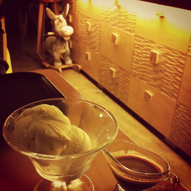 cafe-in holic | 서울 광진구 아차산로31길 45 | +82 10-6328-1793