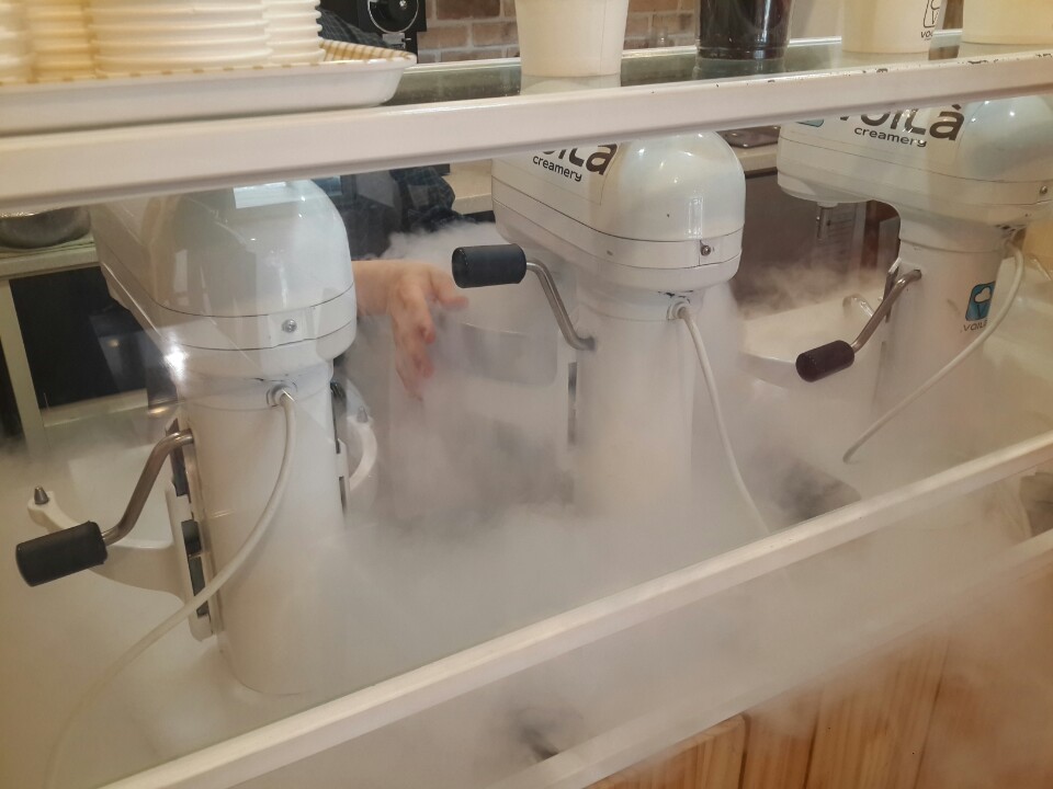 VOILà creamery | 서울 마포구 와우산로27길 56 | +82 2-332-0046 VOILà creamery | 서울 마포구 와우산로27길 56 | +82 2-332-0046