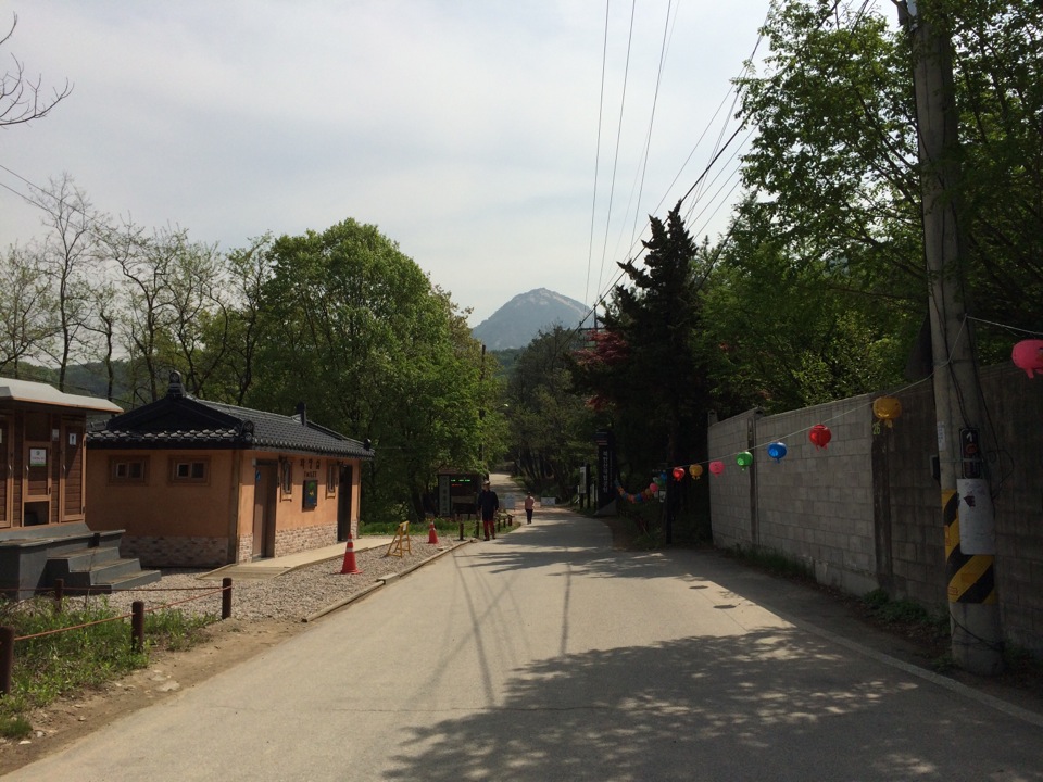 교현리 우이령길 입구 | 경기도 양주 장흥면 교현리 263-3 | +82 2-900-8085