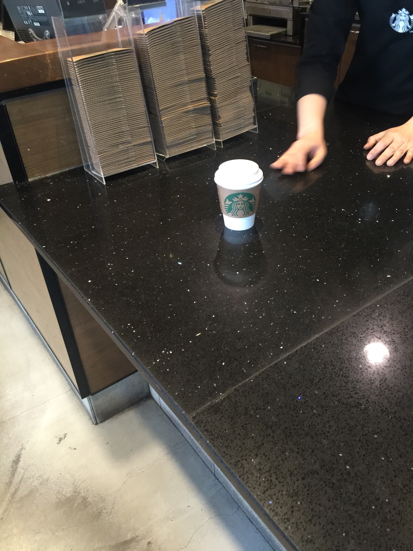 Starbucks | 서울 용산구 이촌로 198 | +82 2-758-8368