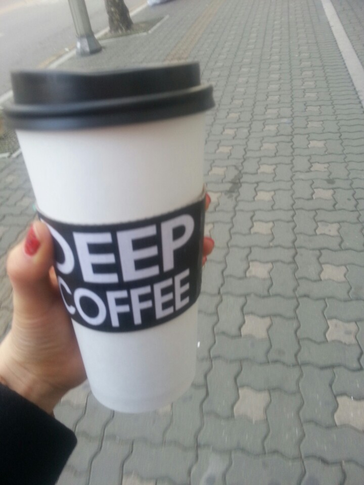 DEEP COFFEE | Seoul Ma-po-gu 마포구 동교로 209 | +82 2-323-2979