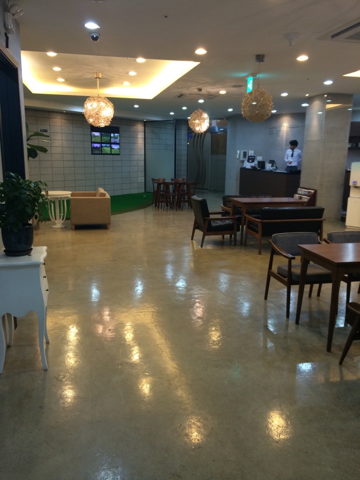 John White 스크린골프 | 서울특별시 강남구 도산대로81길 28 | +82 2-3440-5375