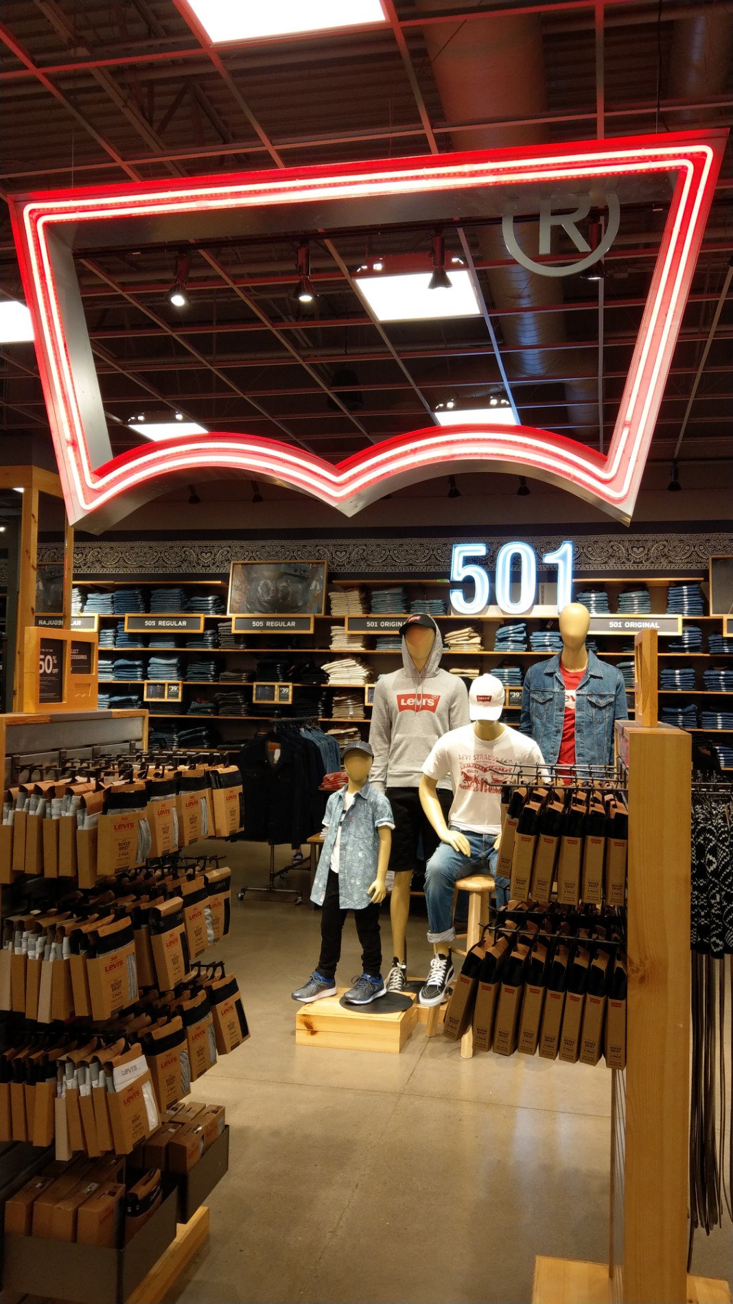Levi's Store Woodburn Premium Outlets 