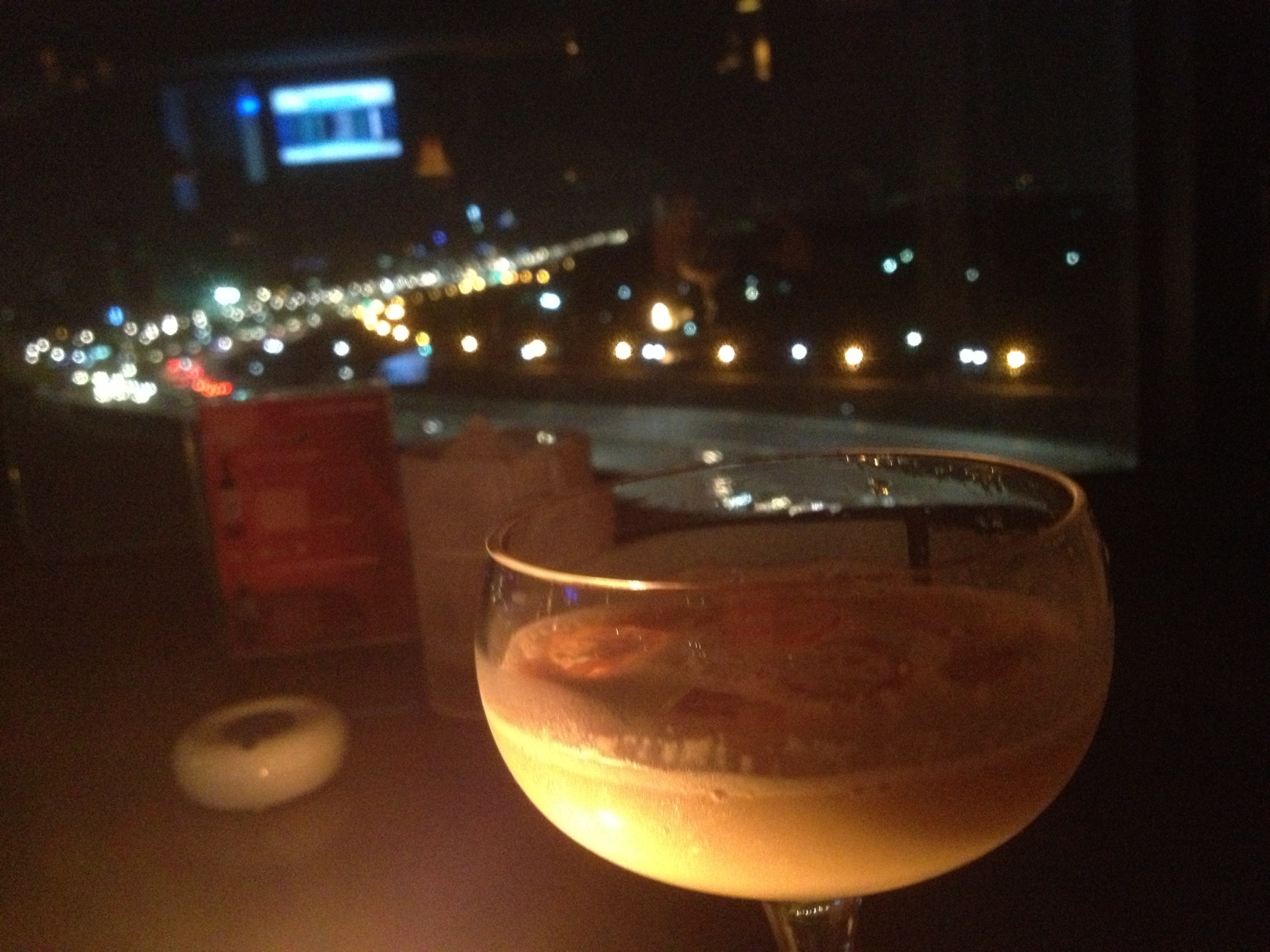 W-BAR SKYROUNGE | 대한민국 송파구 올림픽로 491 | +82 2-484-0747