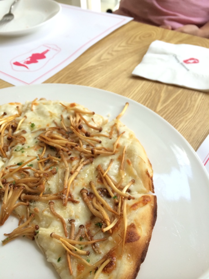 Cherry Blossom | 서울 용산구 이태원로55가길 3 | +82 2-796-9203
